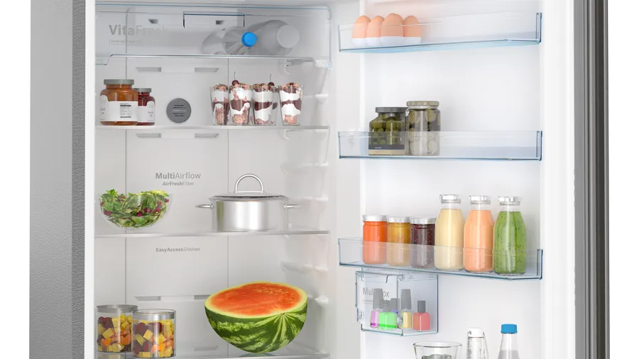 Bosch free-standing fridge-freezer with freezer at top Series 4 (CTC39S02NI)